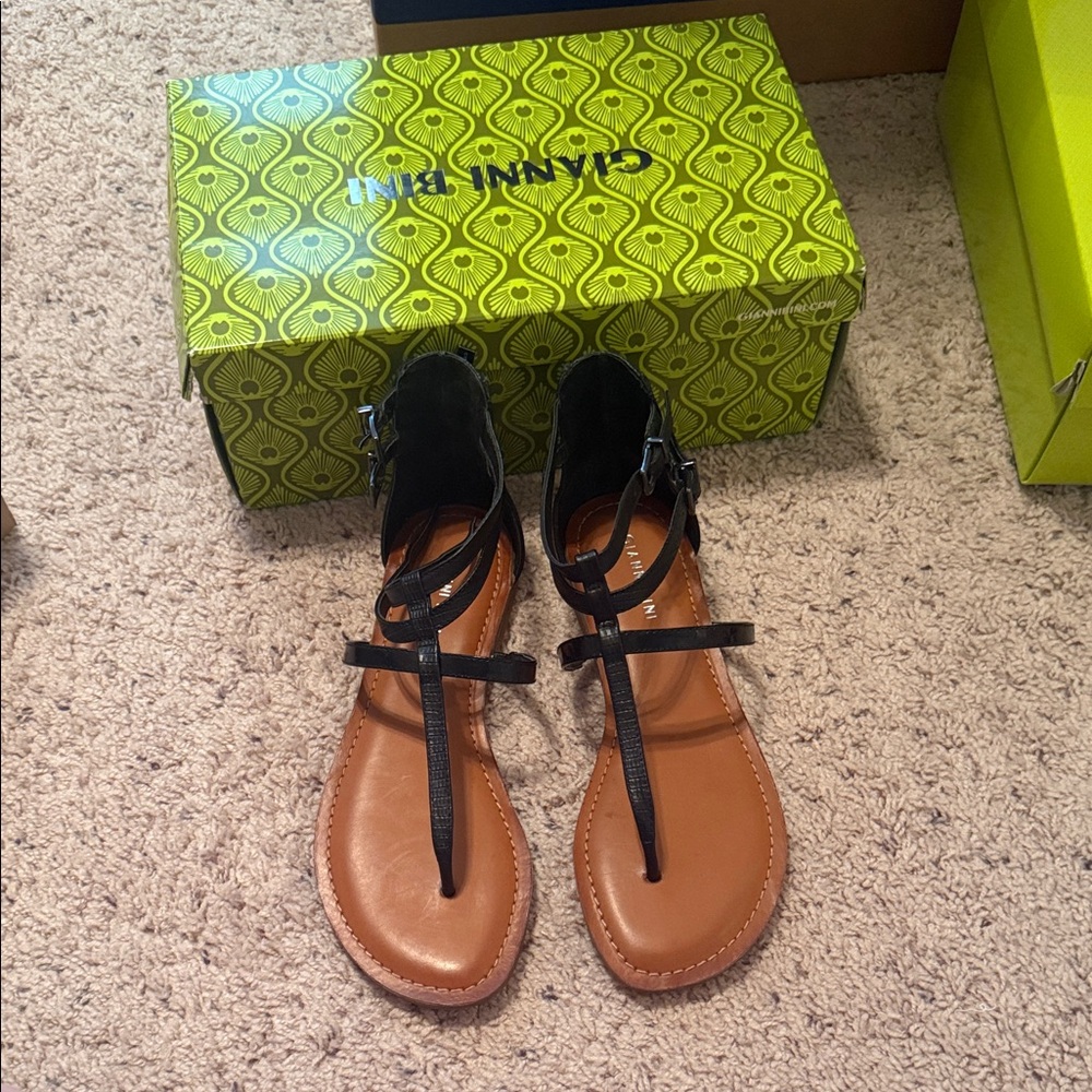 Gianni Bini Black and Tan Women's Sandals